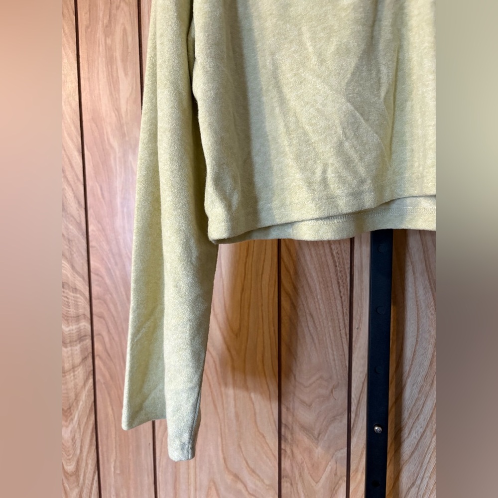 Cropped Collared Long Sleeve Top - Picture 2 of 3